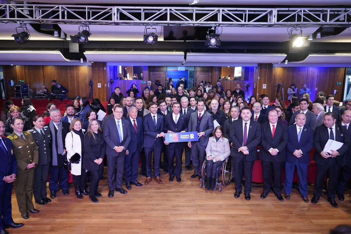 cajbiobio's tweet photo. 📌Hoy acompañamos al Ministro Fernando Rabat y a los Subsecretarios Luis Silva y Pablo Mira en la #CuentaPública participativa 2026 del @MinjuDDHH 🇨🇱

⚖️ Las Directoras y Directores Generales representaron a las cuatro Corporaciones de Asistencia Judicial del país en este hito. https://t.co/4ANjtf9BkB
