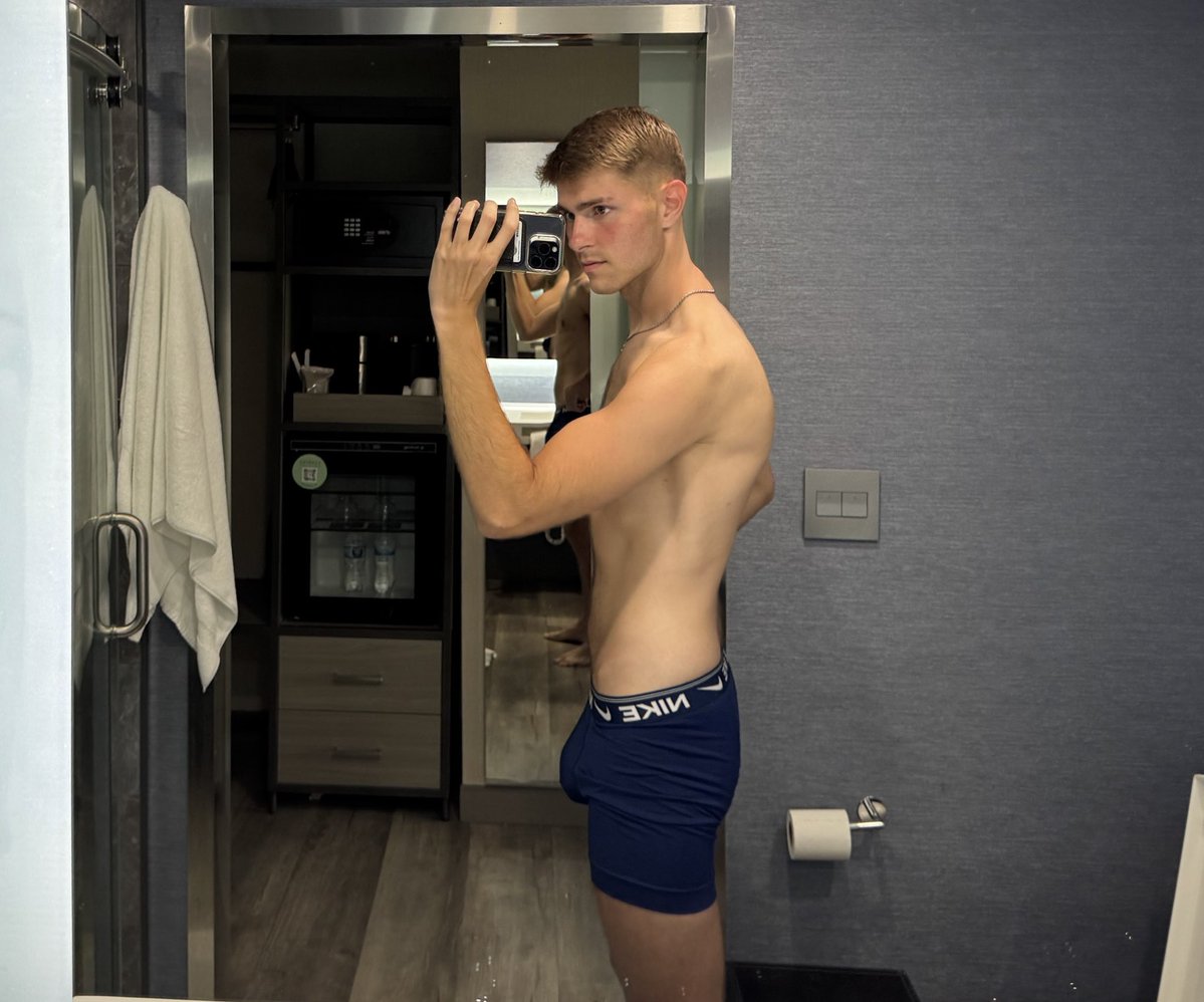 fourlokokingg's tweet photo. what is it called when you have boyfriend-dick but it still sticks out further than your ass due to having a severe lack of any ass whatsoever… https://t.co/PtXwgIwjjT