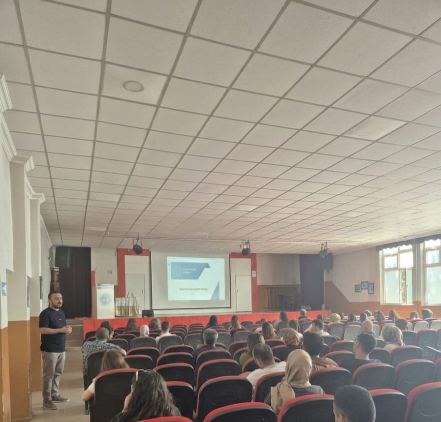 KarsOlcme's tweet photo. 📍Kağızman 
TYMM kapsamında Kars ÖDM Müdürlüğü tarafından planlanan "TYMM Ölçme ve Değerlendirme Uygulamaları Semineri" Kağızman H. E. Merkezinde 24-25 Haziran tarihlerinde Kağızmandaki öğretmenlerimizin katılımlarıyla gerçekleşti
@erdalkilinc27
@mebodsgm 
@Nevzatkaya04 
@karsmem https://t.co/ZmzPAthrJz