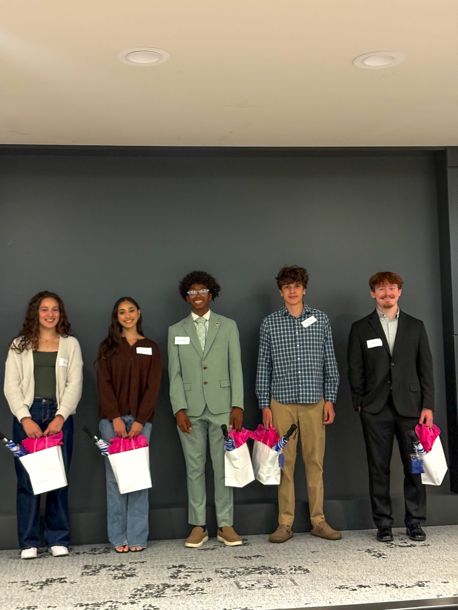 FORUMTalk's tweet photo. It was an honor to host our annual FORUM Foundation Summer Reception! We are so fortunate to be able to support such wonderful students and educators in our community every year.💙

Congratulations to all of this year’s Collegiate Scholarship and Educator Grant recipients! https://t.co/ejBp0uGT69