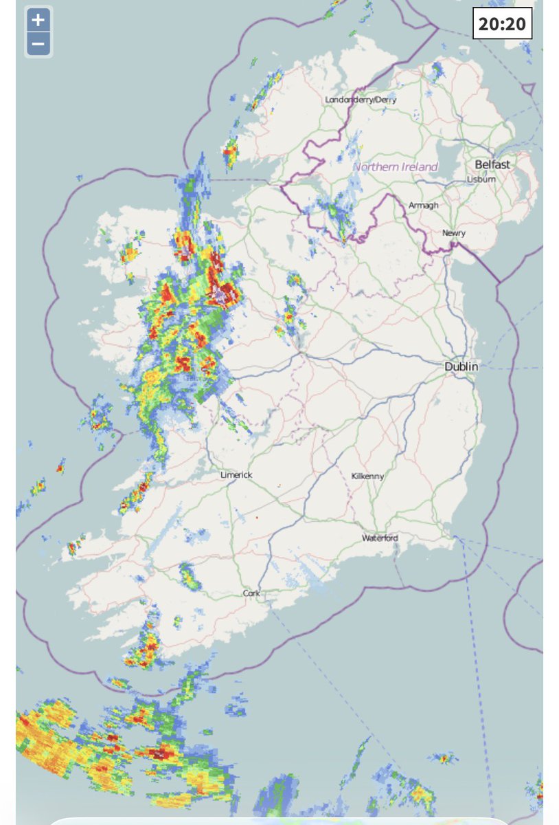 CarlowWeather's tweet photo. More thunderstorms kicking off now in West and intensifying near Knock and Ballina. https://t.co/Jpf3y9Iptn