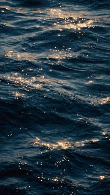 oceannvibe's tweet photo. Shades of blue https://t.co/RWIpY2tfW1