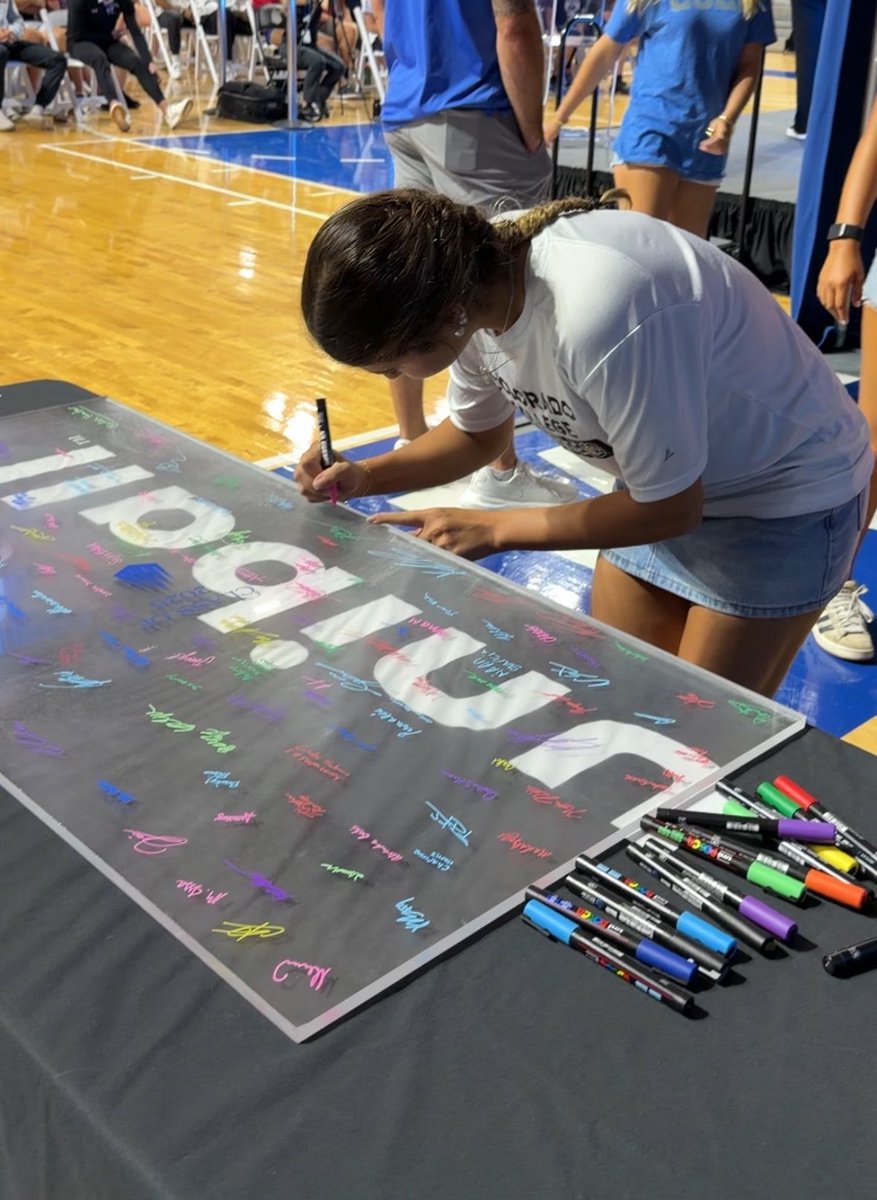 IMGAcademy's tweet photo. Leave your mark. Build your legacy. ✨

IMG Academy student-athletes celebrated Commitment Day by signing their names with POSCA markers by Uniball, creating a permanent installation that honors their journey and inspires those who will follow. https://t.co/LXaPe86vWD