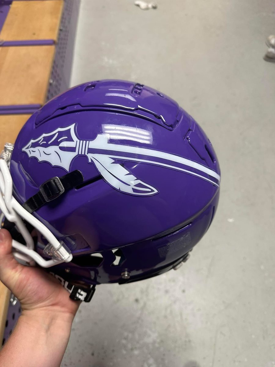 logan_football's tweet photo. Guess who’s back?
Excited to announce that The Spear will be back on our helmets!!
Since 1986, the spear has been on our helmets & given our program an identity that links generations of Chiefs together.
“United by spear, regardless of year”
#protectthetribe #gochiefs https://t.co/nENXZTyNDd