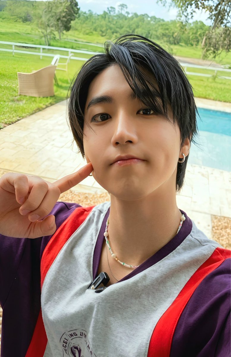 twillsung's tweet photo. look me and my boyfriend 

#SSD #stayselcaday #StrayKids @Stray_Kids #HAN #한 https://t.co/wo0NUZEVkh