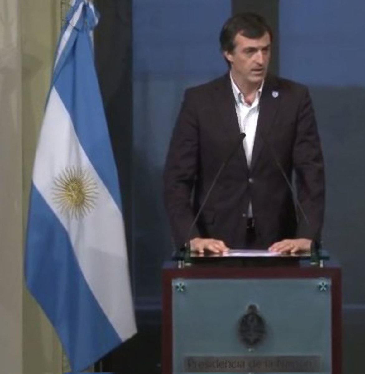 Gralifer26's tweet photo. El mejor Ministro de Educación.
#HoyTodosSomosEstebanBullrich https://t.co/UHmnoa0IhW