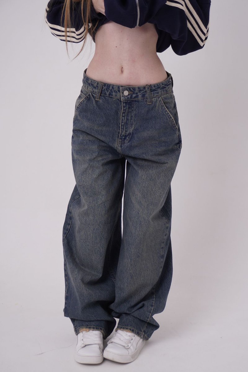 edtwtnerd's tweet photo. One of my goals wheni hot my ugw is to wear huge pants and let the waistline rest on my hips like this https://t.co/9oIAhIPv1r