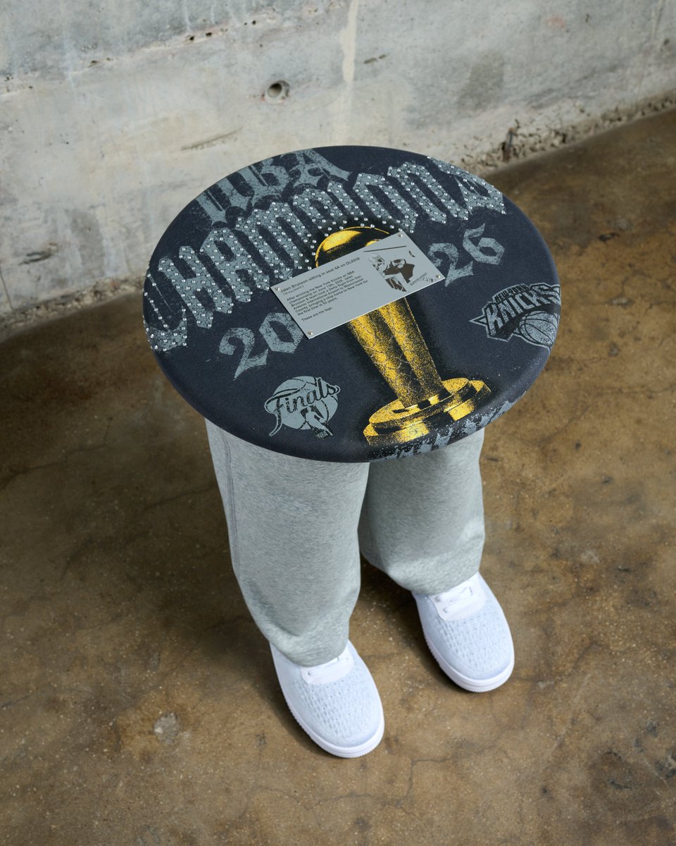 SuperRare's tweet photo. "Jalen Brunson Sitting in Seat 4A on DL8938" by @levi_pitters is live! Bid now 0.8 ETH 
for a chance to collect a historically accurate representation of Jalen Brunson's legs. The unique sculpture is accompanied by a 1/1 NFT. https://t.co/p5R9VJYXk2