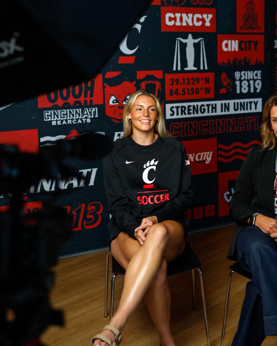 GoBearcatsWSOC's tweet photo. A Bearcat legacy continues 🐾

Stayed tuned for a special feature with recent James P. Kelley Athletics Hall of Famer Christy Hoffman and her daughter, incoming freshman, Braelyn Even! 🎙️

#Bearcats | #WePlayFor3 https://t.co/H3IkaEFee4