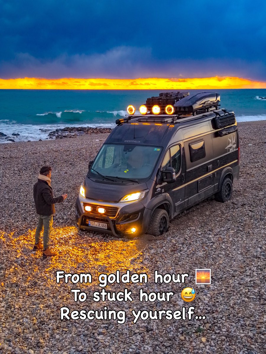 offrotie's tweet photo. 🌅 Stuck on the beach at sunset… classic 😳

Full solo self-rescue with my 4x4 🚜 and recovery boards 🛹

Yes, I drove a bit too close to the water (lesson learned… maybe 😂)

Here’s how:
1️⃣ Dug out the tires & cleared the loose pebbles and sand
2️⃣ Climbed up & grabbed the recovery boards
3️⃣ Built a solid ramp under the wheels for grip

🧵
