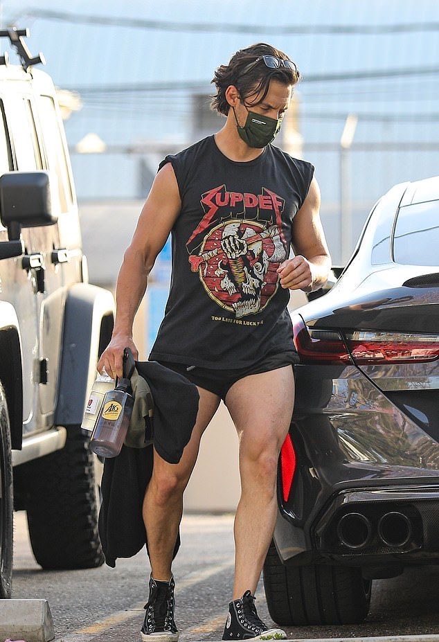TheMale_Central's tweet photo. I’m a big fan of Milo Ventimiglia’s short shorts https://t.co/OdLL1fGPqc