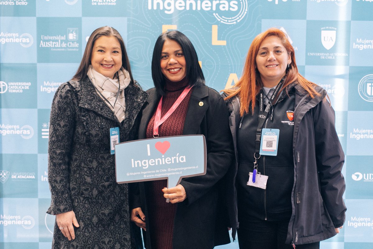 autonomadechile's tweet photo. Un reconocimiento que inspira a futuras generaciones 👏🏼
La Dra. Elizabeth Núñez, directora de Ingeniería Civil Informática de la Sede Santiago, fue distinguida como una de las Ingenieras Destacadas 2026 por Mujeres Ingenieras y @metrodesantiago. Un reconocimiento que visibiliza el aporte de mujeres que están transformando la ingeniería en nuestro país.

👉 https://t.co/xVJfYbBvdx