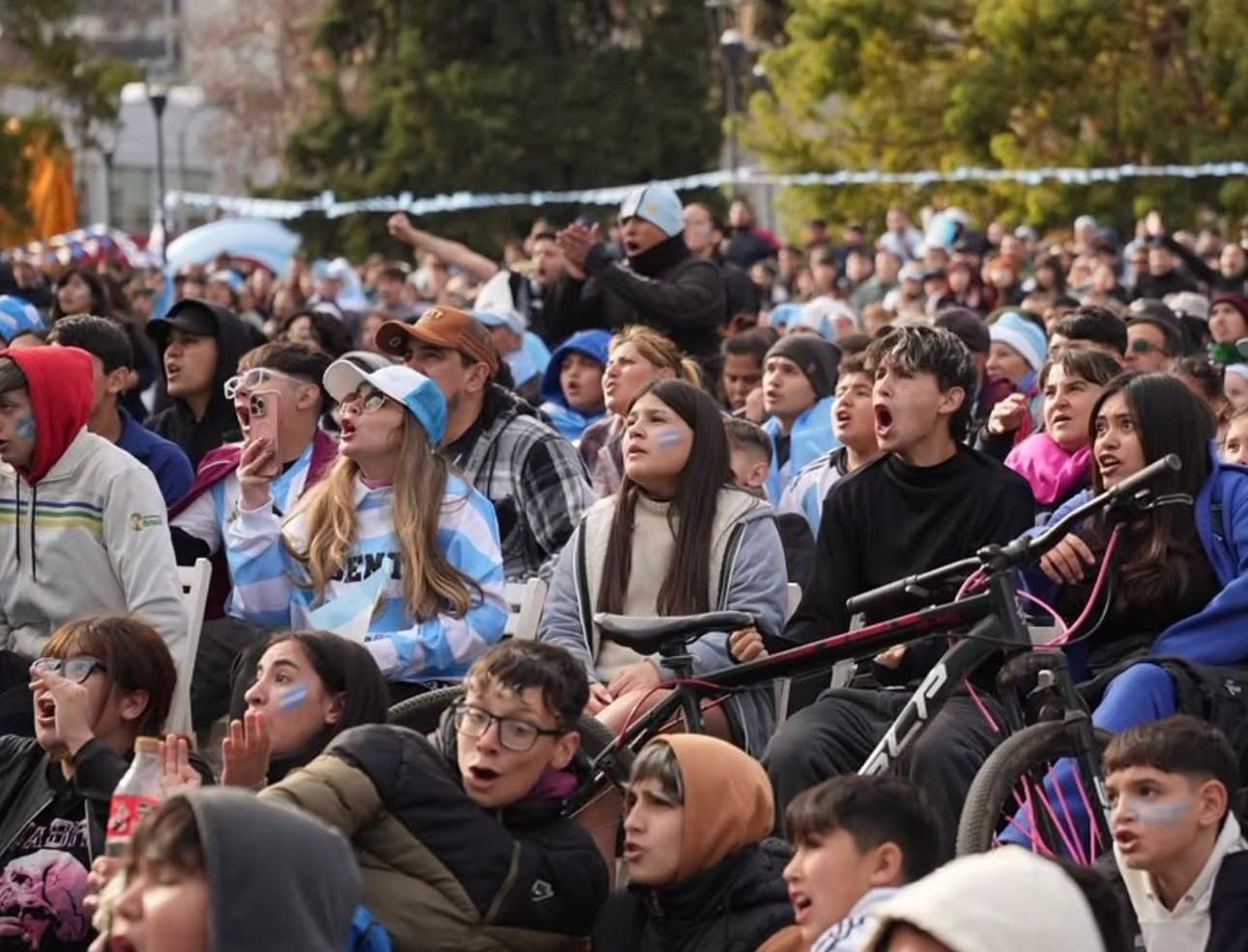 tapiachiqui's tweet photo. Dicha medida es extensible a todos los municipios de la Provincia que así lo deseen y lo soliciten. ¡Argentina es familia! ¡Vamos todos juntos por el mismo sueño! 🇦🇷 https://t.co/xX6szP93rU