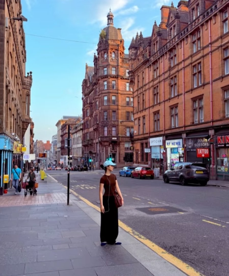 krispykaisha's tweet photo. roaming around glasgow 🏴󠁧󠁢󠁳󠁣󠁴󠁿

#kaimontinola https://t.co/gugTp6KBtq