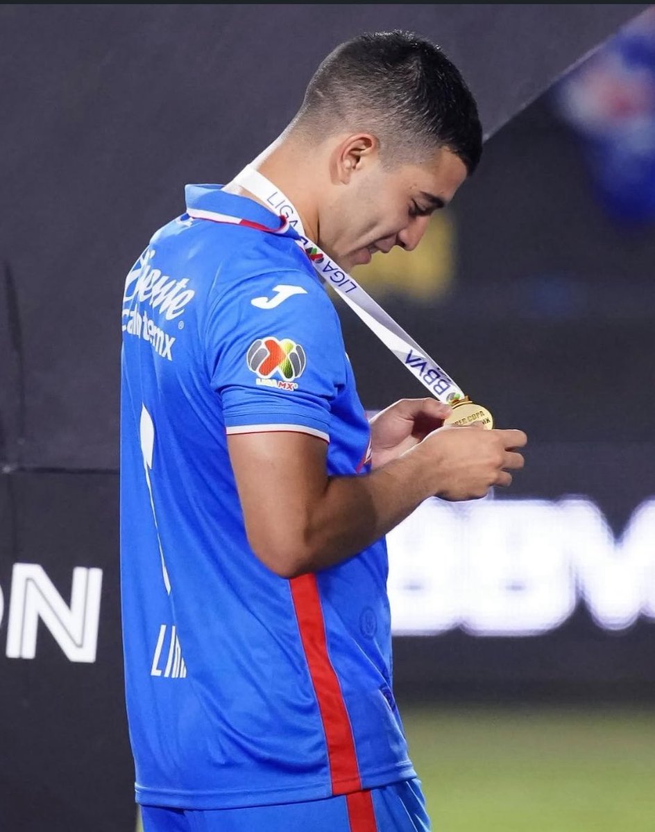 chemomisterioso's tweet photo. Verga jaja estos pobres cabrones pasaron de festejar empates a festejar que los van a desmantelar

Lira prácticamente ha ganado todo desde que llegó a Cruz azul, seleccionado nacional y titular en el mundial y pumas… https://t.co/aVFAZYD84V