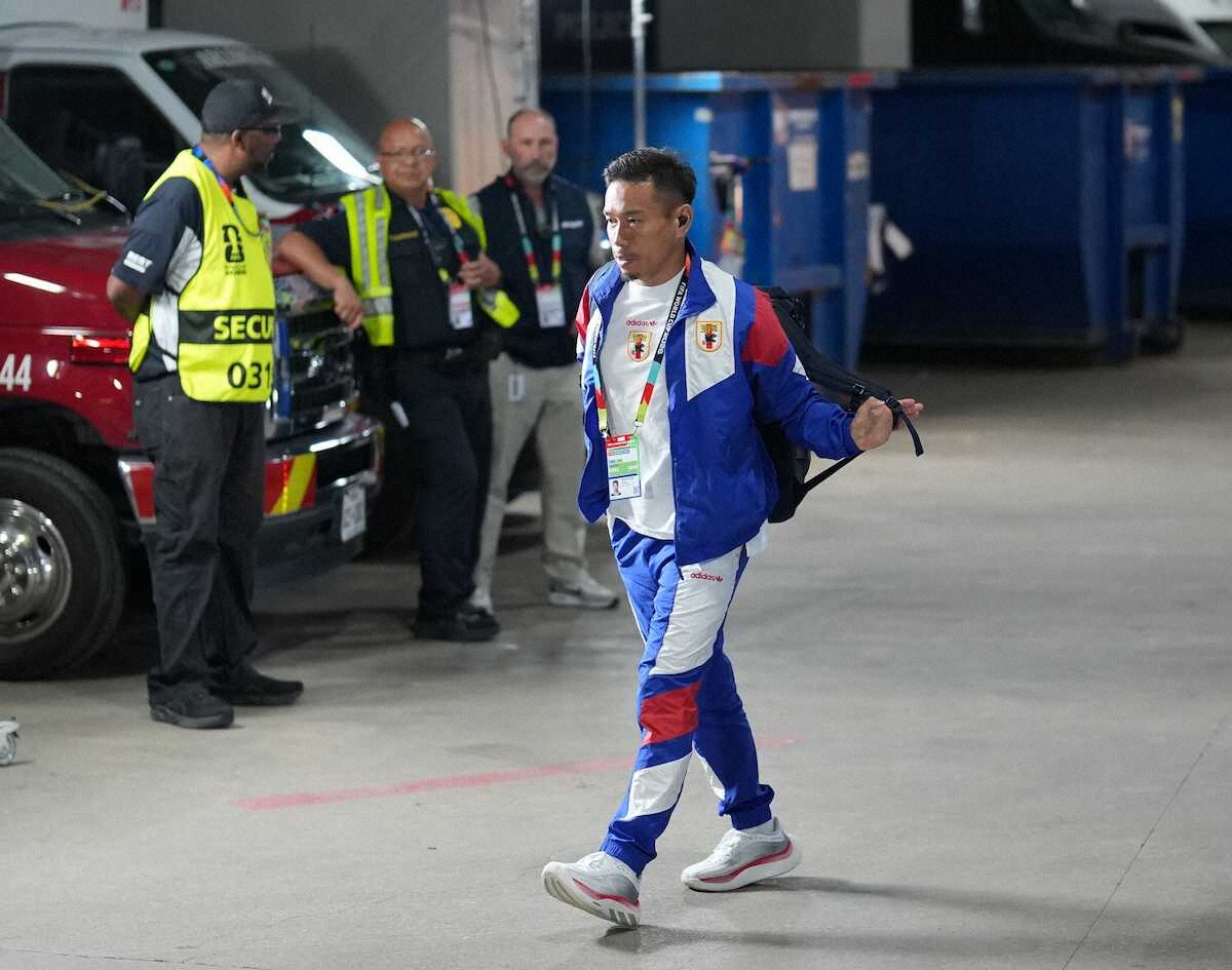 livedoornews's tweet photo. 【北中米W杯】長友佑都が途中出場、アジア人初の5大会連続出場の快挙 39歳286日も最年長記録
https://t.co/KP38WzdoQX

長友佑都が途中出場し、アジア人初のW杯5大会連続出場を果たした。39歳286日での出場となり、自身のW杯日本人最年長出場記録を更新した。 https://t.co/xJm8uPYCxJ