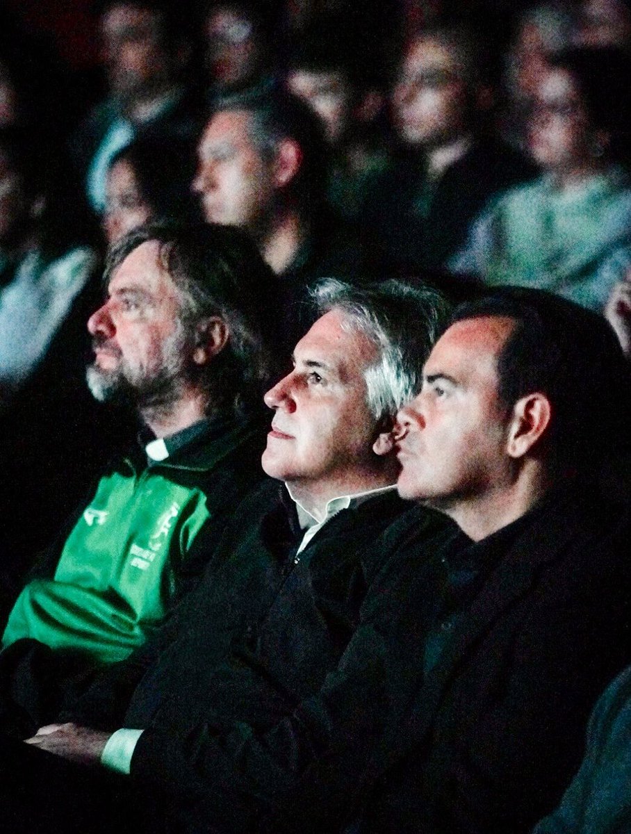 MartinLlaryora's tweet photo. Acabo de asistir a la presentación de "La vida como viene", el documental dirigido por Walter Peña y Nicolás Cuiñas y centrado en la historia del Hogar de Cristo, la red comunitaria con arraigo en las barriadas populares de Argentina.

Mi reconocimiento al Hogar de Cristo, al padre Pepe y a todos los que trabajan todos los días donde más se necesita.

La proyección del documental en el @alTeatroReal fue otra oportunidad para que sigamos reflexionando sobre la importancia de la labor frente a los consumos problemáticos y las adicciones, nadie se salva solo. El Estado, la Iglesia y las organizaciones sociales tenemos que trabajar juntos, con prevención, contención e inclusión.
