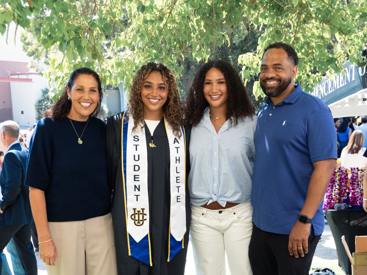 UCIwbb's tweet photo. Congratulations to Haley and Jada for receiving your degrees this spring! We are very proud of all that you've accomplished! ๐
#TogetherWeZot | #RipEm https://t.co/jsMZV3OZge