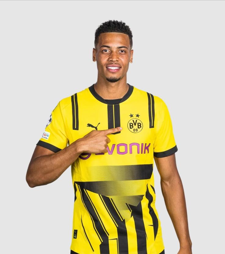 GxlRodrygo's tweet photo. 💣🇩🇪 ABRIMOS MELON 

✅️ Nmecha es mejor jugador que pavlovic y en este mundial se esta demostrando . 

Es el mejor mediocampista de alemania , cuando pavlovic tiene que brillar por su cuenta , es peor que amiri . 

De momento , necesitan mas ante ecuador . https://t.co/UzeFH4P773