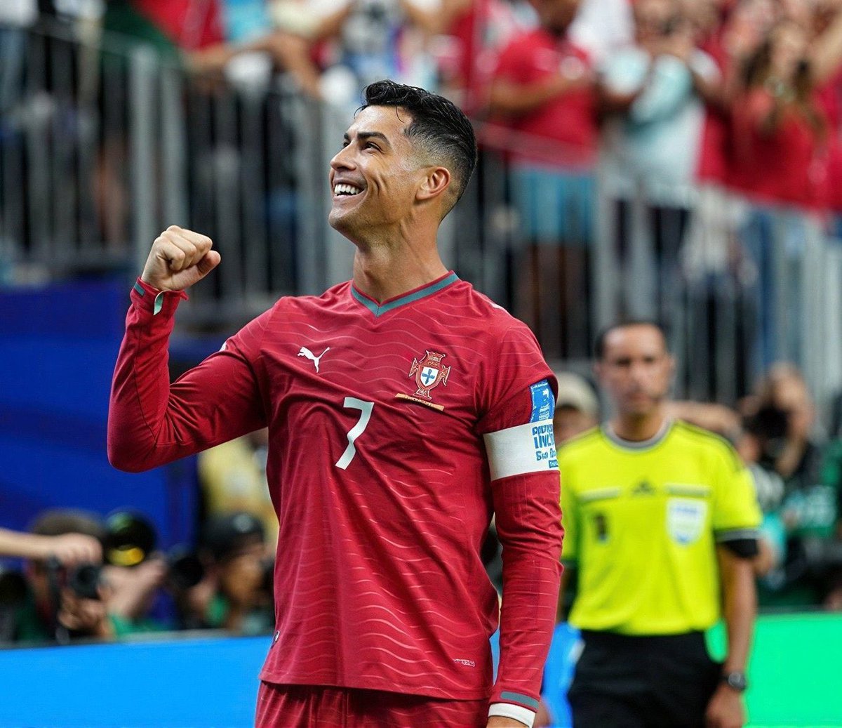 PolymarketSport's tweet photo. 🚨TRENDING: Ghanaian spiritualist Nana Kwaku Bonsam has made another bold World Cup prediction: 

"This World Cup is for Portugal and Cristiano Ronaldo. They will win it." 🇵🇹 https://t.co/zVPi5YLqvL