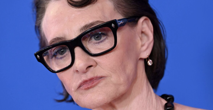 ExpressUSNews's tweet photo. Joan Cusack, 63, slams LA as she exposes reason for ditching Hollywood
https://t.co/DIB9h53RKt https://t.co/AgVAEJ9sox