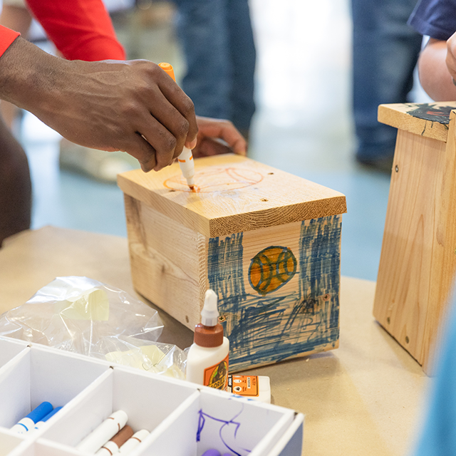 UCumberlands's tweet photo. There’s nothing better than seeing our students give back! University of the Cumberlands students recently teamed up with Mountain Outreach to visit local schools and help children create their very own birdhouses.
#UCumberlands https://t.co/8FMIiB6Vwl