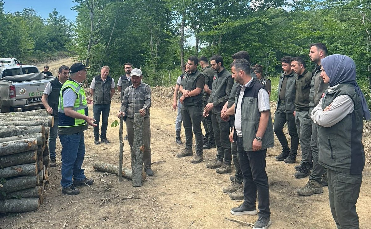 amasyaobm's tweet photo. 🌳Ormanlarımızda Standartlara Uygun Kaliteli ve Barkodlu Üretim
☎️ #ALO112 Orman Yangını İhbar Hattı #Orman #yangın #Çöpatma #AtıklarıTopla https://t.co/LtzTpUCErg https://t.co/DuEpaJFjEE https://t.co/sI9WTpIDS7
