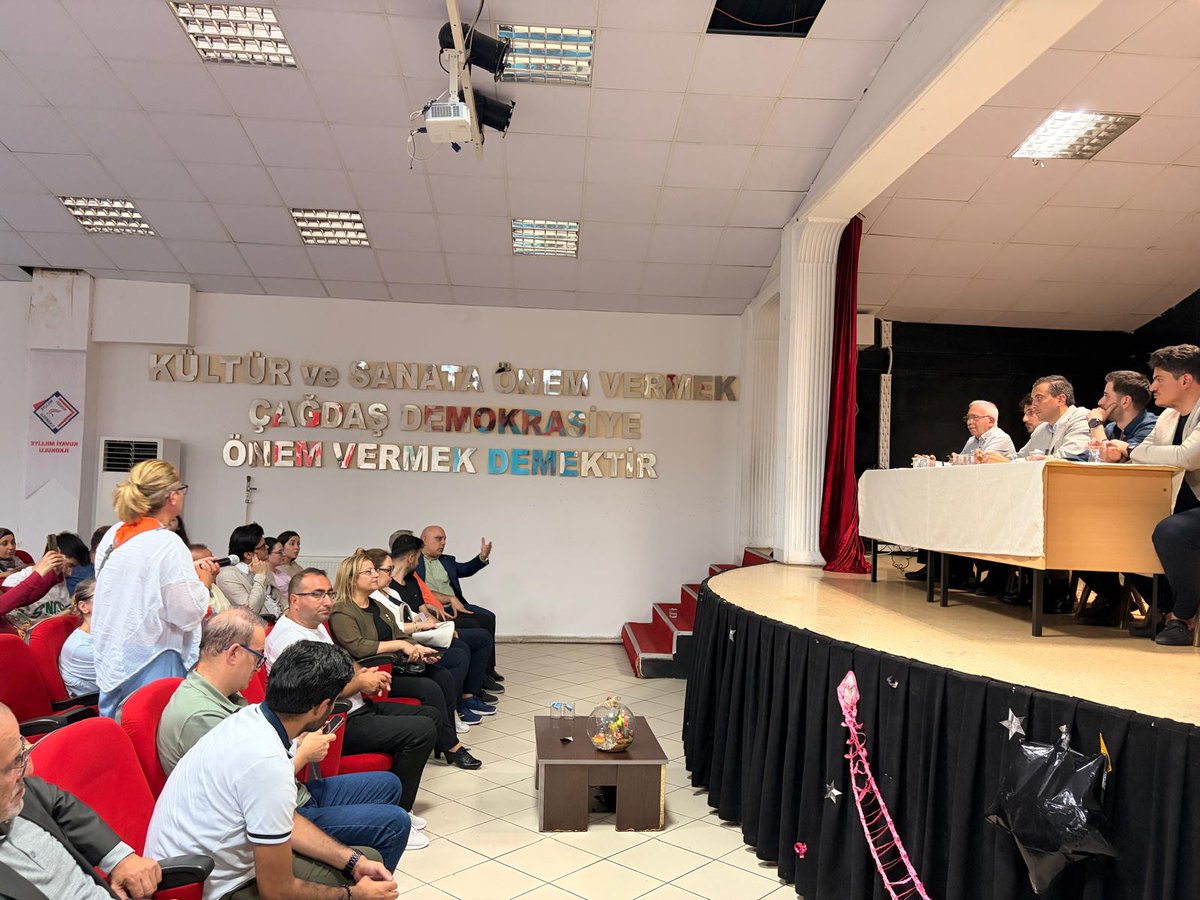 AKPartiSisli's tweet photo. İlçe Başkanımız Sayın Serkan Polat, Dördüncü Bölge Üye Buluşması Programı kapsamında partimize yeni katılan üyelerimizle bir araya geldi.

Samimi bir atmosferde gerçekleşen programda, teşkilat çalışmalarına ilişkin değerlendirmelerde bulunuldu. Parti ailemize katılan tüm üyelerimize hoş geldiniz diyoruz.🤝

@abdullahozdemir 
@srkplt 
@meozkaya 
@mmurselkaya 
@akpartiistanbul