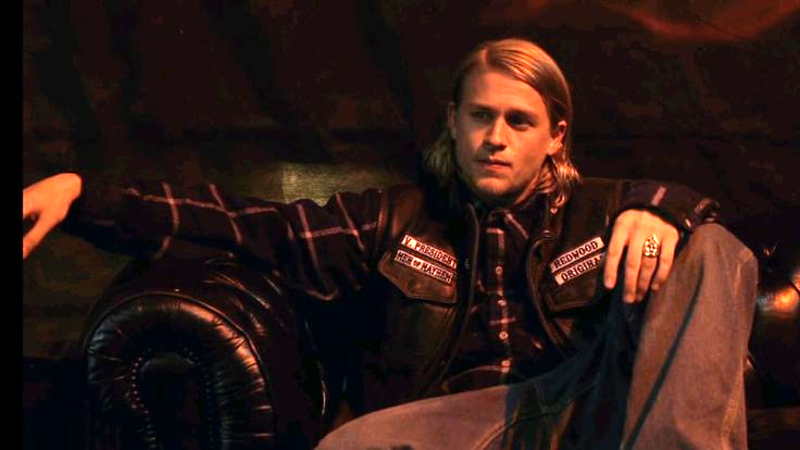 akkoakko2's tweet photo. Charlie Hunnam - Jax https://t.co/mT2gEYHyzJ