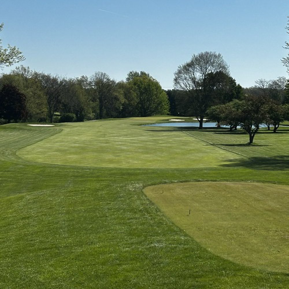 FoliarPak's tweet photo. At Ohio Prestwick CC, Superintendent Korey Waseman tackles tough agronomic challenges while keeping a family-oriented club moving forward.

See why he relies on products that support healthy turf performance without over-pushing growth—or his crew: https://t.co/EiC1rFN1Ge. https://t.co/wnDawF61Gw