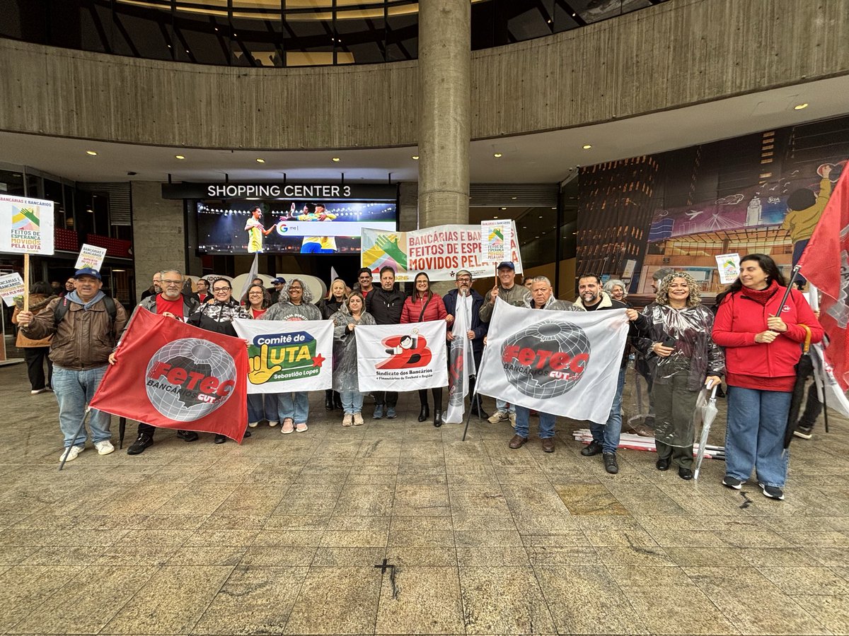 bancariostte's tweet photo. 📣COMEÇOU A MOBILIZAÇÃO! 

🚩Hoje (24), São Paulo deu o pontapé inicial na Caravana da FETEC-CUT/SP! 🚌💥
O lançamento oficial coincide com um momento crucial: a entrega da Minuta de Reivindicações da Campanha à Fenaban pelo Comando Nacional dos Bancários. 

#Movidospelaluta https://t.co/lEMn3qCqZ4