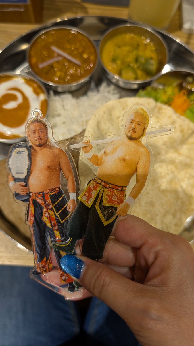 taiko0405's tweet photo. 1日1道雄

カレーと道雄
こちらはエリックサウスさんのカレーセット
バスマティライス大好き人間なので
ほわほわなライスにカレーがしみしみになるのがたまらんです
バスマティライスはいきなりお腹で膨れる感じがするから急に満腹になる🤣

道雄、今日はもう少しいっとこ（金曜）

#影山道雄 https://t.co/6J3NmUA3n1