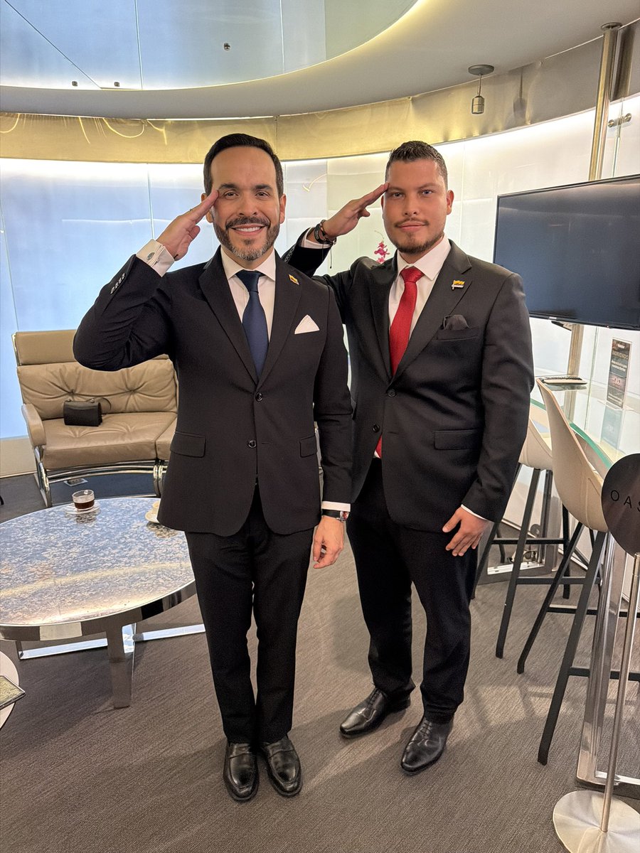 realsantig's tweet photo. 🚨Comenzando GOBIERNO con el PRESIDENTE ABELARDO de la ESPRIELLA https://t.co/ZL2OV7siSG
