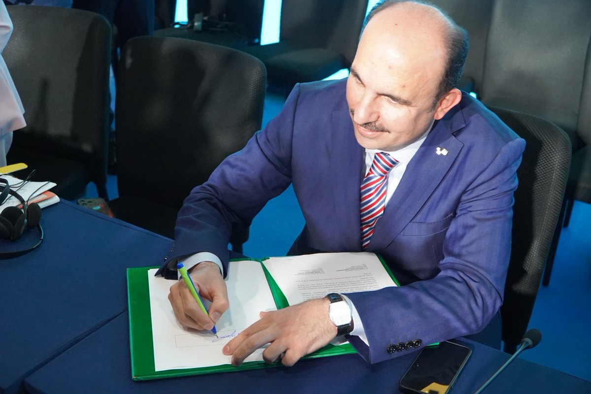 UCLGMEWAorg's tweet photo. 🔵 #UCLGCongress

🟢UCLG-MEWA proudly announces the election of Mr. Uğur İbrahim Altay, Mayor of Konya, as President of UCLG for the 2026–2029 term. 

This historic moment reflects the confidence of local and regional leaders worldwide in his vision for stronger, more sustainable, and inclusive cities.

تعلن UCLG-MEWA بفخر انتخاب السيد أُغور إبراهيم ألتاي، رئيس بلدية قونية، رئيساً لمنظمة المدن المتحدة والإدارات المحلية (UCLG) للفترة 2026–2029 

يمثل هذا الحدث التاريخي ثقة القادة المحليين والإقليميين حول العالم برؤيته من أجل مدن أقوى وأكثر استدامة وشمولية.

🟡UCLG-MEWA, Konya Büyükşehir Belediye Başkanı Sayın Uğur İbrahim Altay’ın 2026–2029 dönemi için UCLG Başkanlığına seçildiğini duyurur.

Bu önemli seçim, yerel ve bölgesel liderlerin daha güçlü, sürdürülebilir ve kapsayıcı şehirler vizyonuna olan inancını göstermektedir.

#uclgmeets