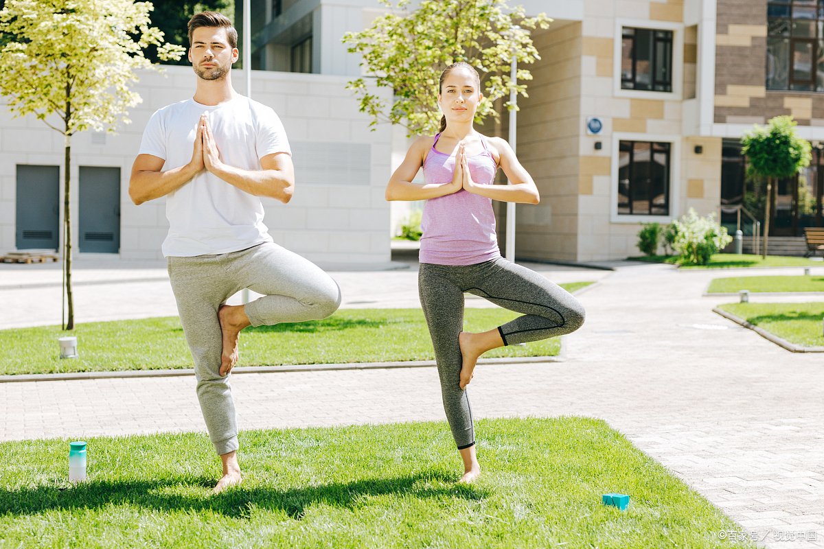 Comfort23992051's tweet photo. Your 10-minute morning stretch routine boosts flexibility, eases tension, and sets a positive tone for the entire day. Prioritize tiny daily health wins—your body will thank you!， https://t.co/ZY2D7wXAFY