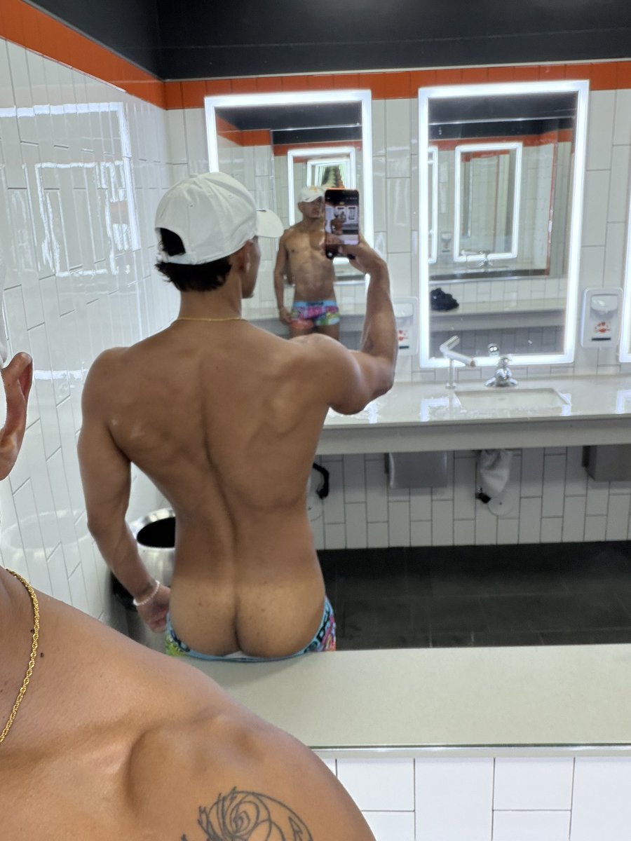 YouNaughtyBoy5's tweet photo. Wishing bro eat me out rn.
“Rt if u down to eat me out at the gym” https://t.co/8XHm20Kqnh