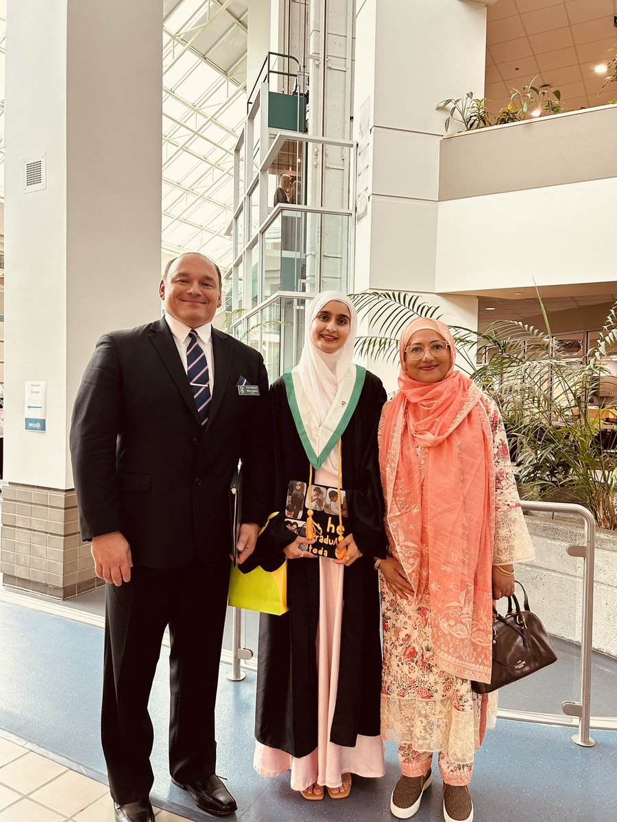 CapoOttawa's tweet photo. Congratulations to the St. Pius X High School Class of 2026! Your hard work, resilience, and achievements have brought you to this remarkable milestone. We are incredibly proud of you and wish you every success in the journey ahead. @OttCatholicSB #ocsb https://t.co/xIcDT1QVDE