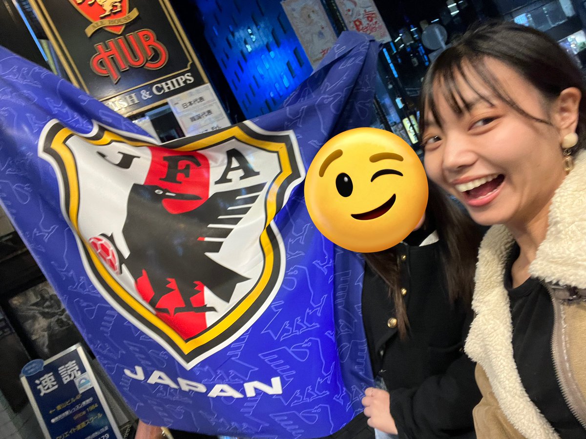 MORIKURUMU's tweet photo. みんなおはよ〜🫣

うおおおお！今日はサッカーですな⚽️
楽しみ楽しみ。
何気に今大会テレビでちゃんと見るの初めてなので。とても嬉しい🇯🇵⚽️

前大会HUBで観戦した時の🍻

#森くるみ #サッカー日本代表にエール https://t.co/qeJ1j30TeK