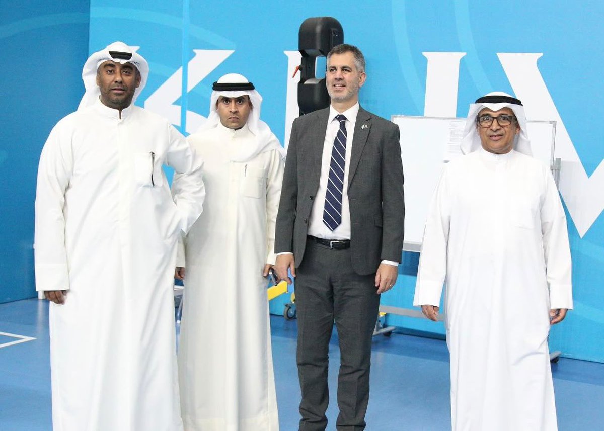 KhVolleyball1's tweet photo. جانب من زيارة السفير الأرجنتيني لمقر الاتحاد الكويتي للكرة الطائرة… https://t.co/ksYQcb1JsJ