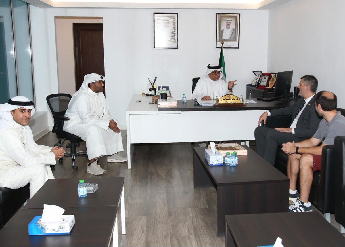 KhVolleyball1's tweet photo. جانب من زيارة السفير الأرجنتيني لمقر الاتحاد الكويتي للكرة الطائرة… https://t.co/ksYQcb1JsJ