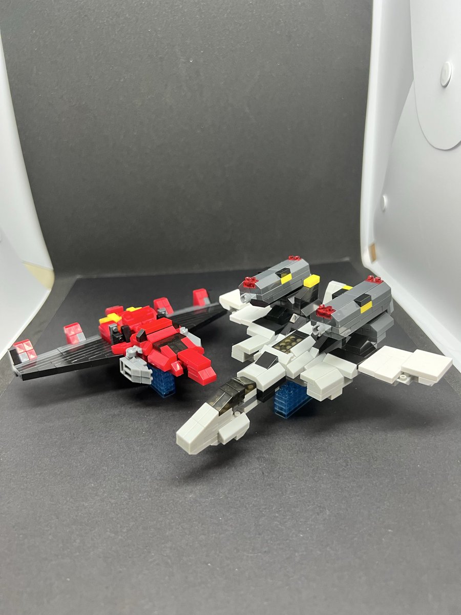 qmE0X5scSC8jXwM's tweet photo. オリジナルスーパー戦隊
『音速戦隊ソニックファイブ』

【決め台詞】
「���が繋がっている限り、貴様に逃げ場はない。今こそ重なる絆と翼‼︎
チェンジイグニッション‼️」

完成変形イグニッションロボ登場！の王道パターンがアツい

#プチブロック　#スーパー戦隊 https://t.co/7Gfzo04lrB