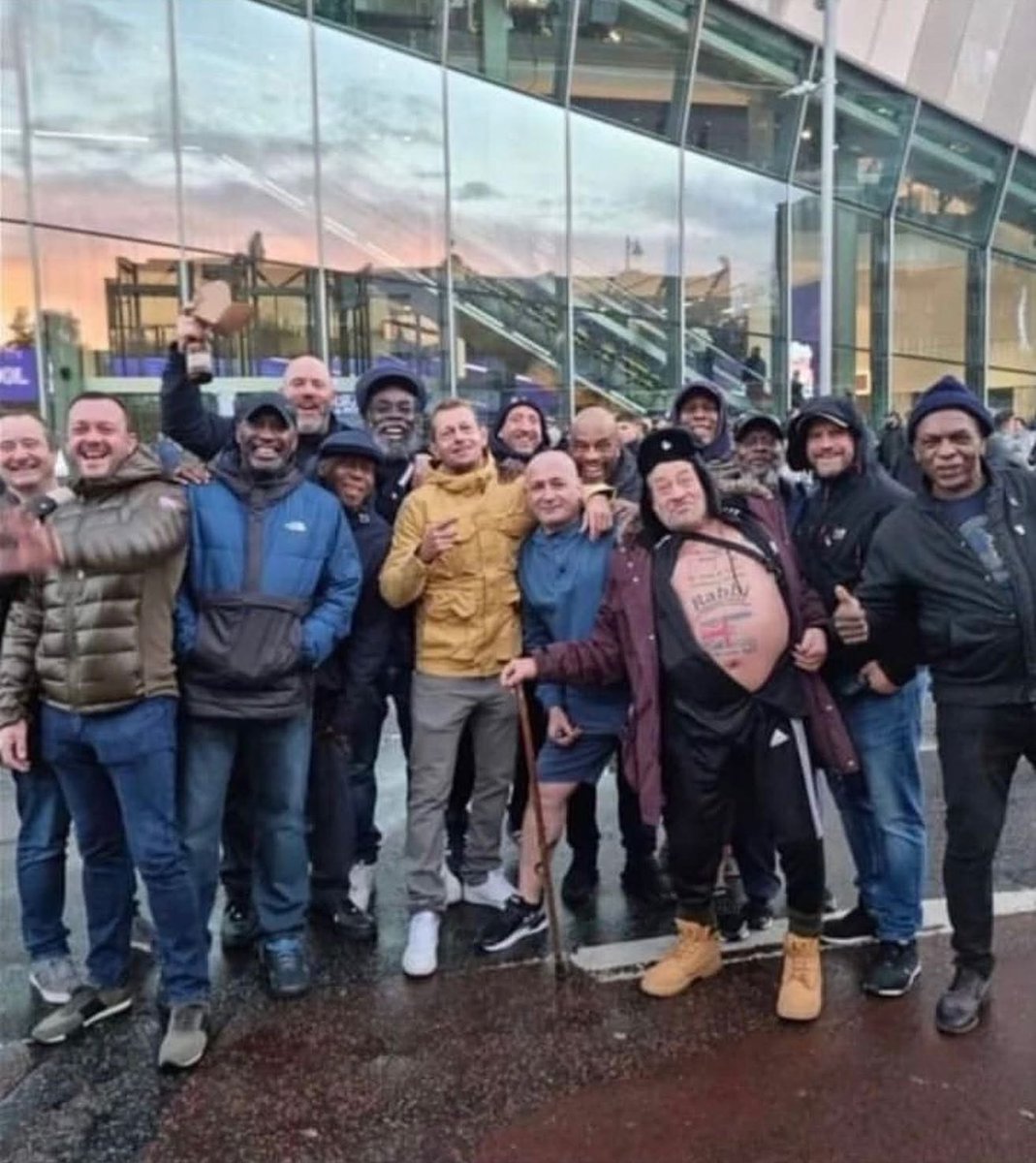casualsdirect's tweet photo. Tottenham lads https://t.co/iGFoSnHw8d