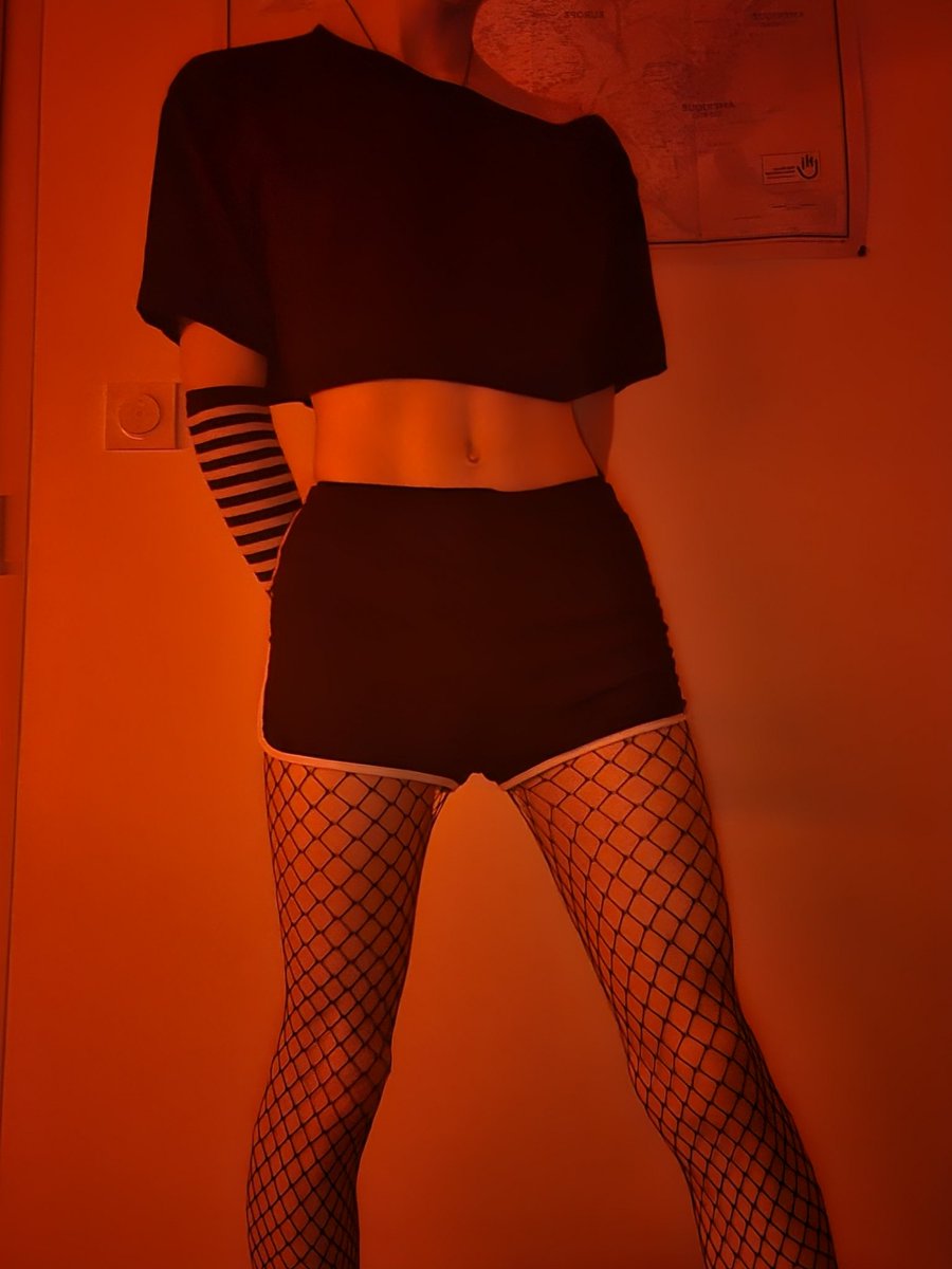 bottom3x's tweet photo. I need ya~ 
#femboy #twink #goon #blahaj https://t.co/oLBbXCOnMt