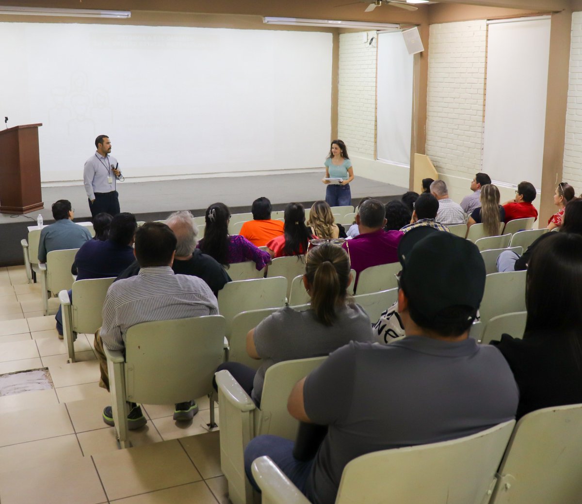 ssaludsonora's tweet photo. 🫀✨ En COBACH Villa de Seris, CEESTRA promovió la cultura de donación de órganos, células y tejidos entre las y los jóvenes.

El @gobiernosonora, encabezado por el gobernador @AlfonsoDurazo, impulsa acciones para promover la salud.

#SaludSonora🩺 #PrevenciónEsSalud💙 https://t.co/uxOXCHqTQx