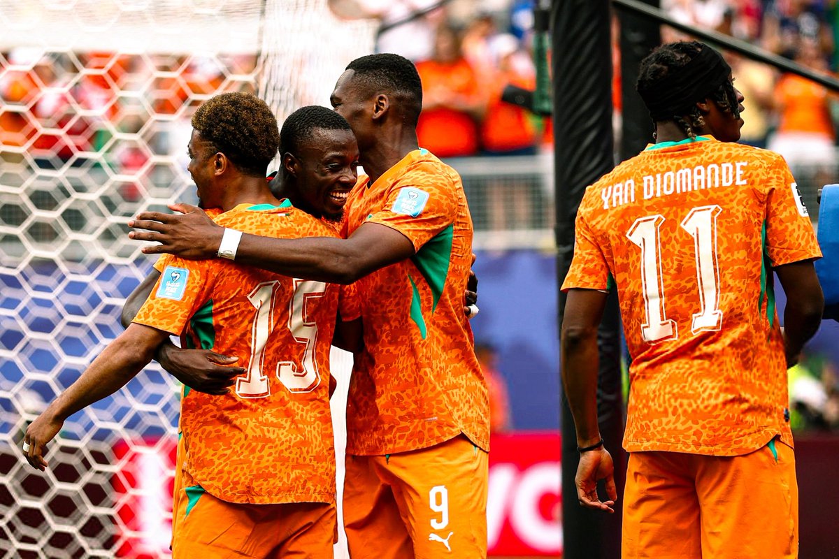 Actufoot_stats's tweet photo. Nicolas Pépé est le premier joueur Ivoirien 🇨🇮 à réussir un doublé en coupe du monde depuis Aruna Dindane contre la Serbie 🇷🇸 le 21 Juin 2006. https://t.co/r2JtU6zKlt