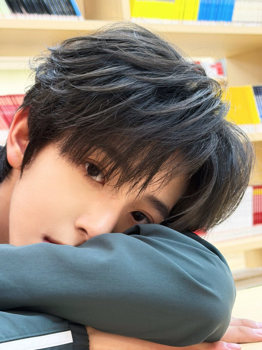 gooong1000's tweet photo. 260625 천쥔밍 고회
有点想球球了
#천쥔밍 #陈浚铭 #Chenjunming #TF家族 https://t.co/yUHTfX4Neq