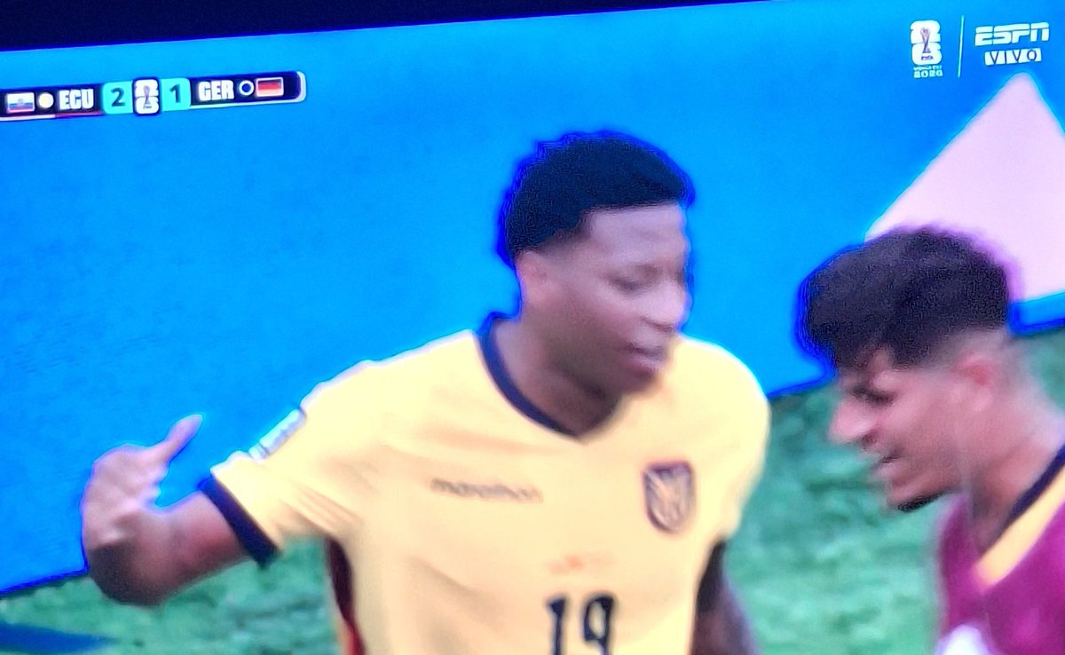 crisrobgame's tweet photo. Sacan a Ener y metemos Gol 👏🏾👏🏾 https://t.co/HYEghjWyz8