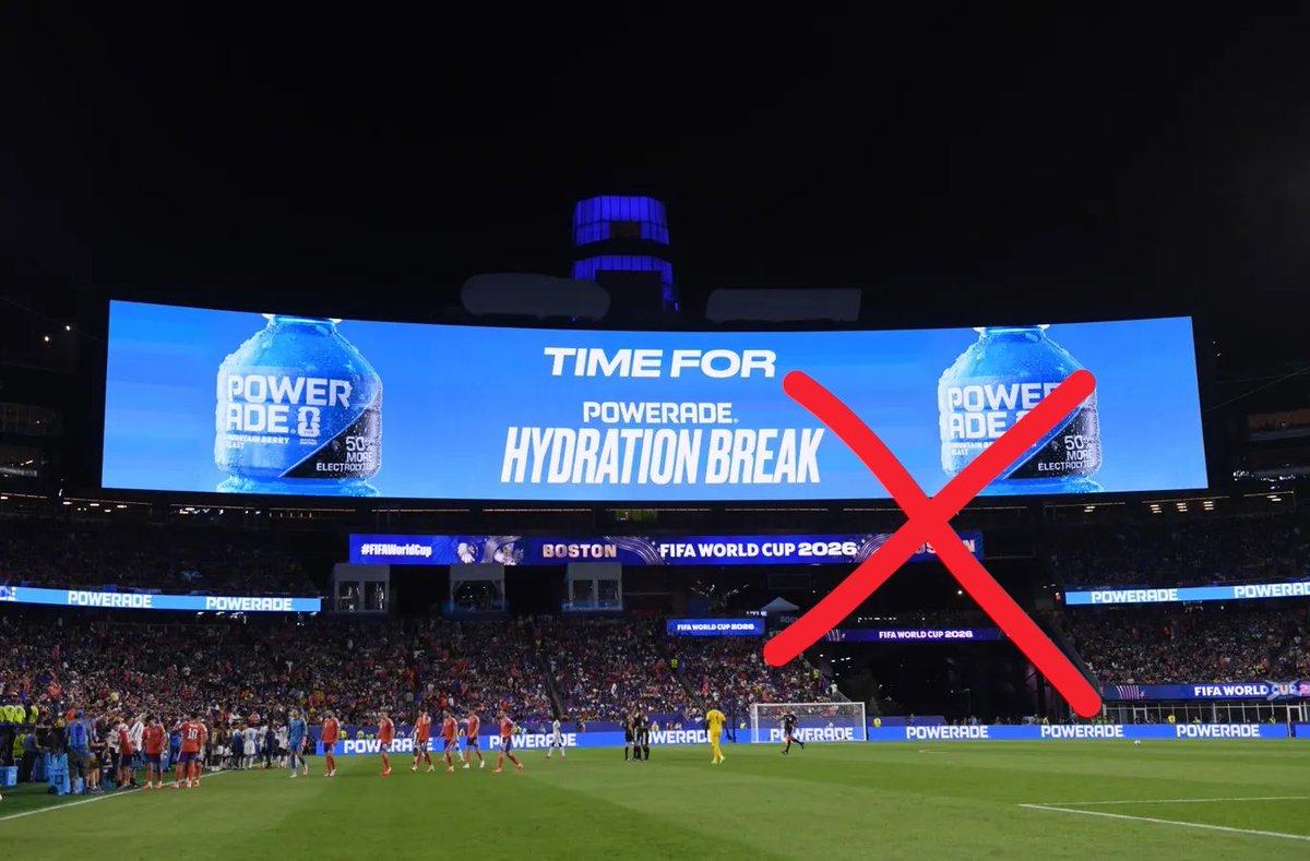 roccofaraday's tweet photo. Digámoslo claro!!! 
El #hydrationbreak #PausaDeHidratacion o #coolingbreak es la peor mierda que ha creado la @FIFAWorldCup 

Cambia la dinámica básica del fútbol

MIERDA TOTAL 👎🏼👎🏼👎🏼👎🏼❌❌❌ https://t.co/5TgRIg5Tnj