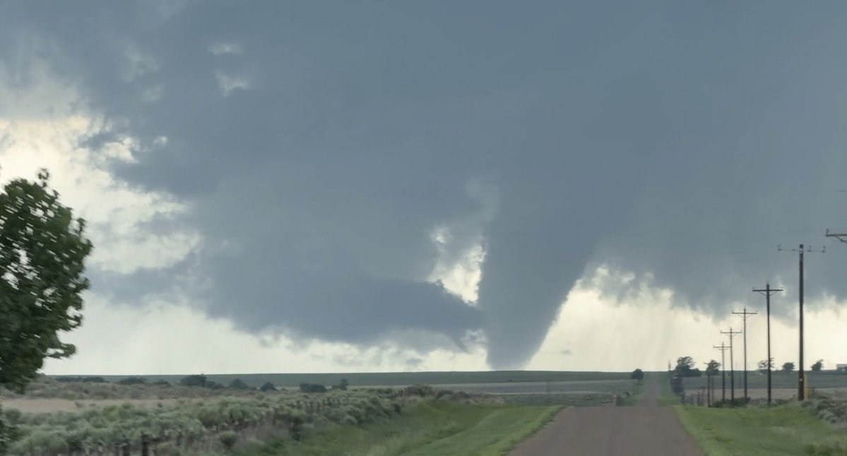 AdamLucioWX's tweet photo. South of Beaver Oklahoma! https://t.co/VBIsDvD8QV