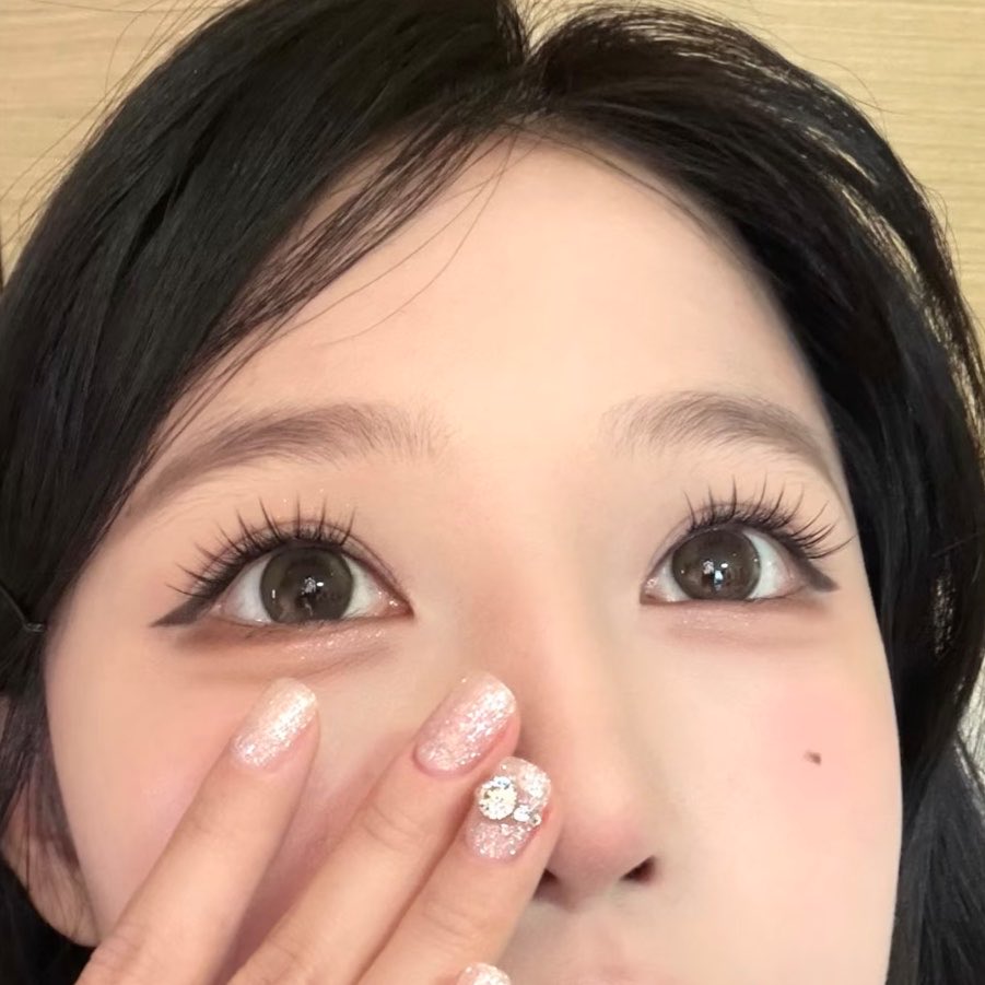 kusobiyoakaka's tweet photo. entropyアッシュブラウンがソフエレ眉の最適解‼️ https://t.co/6sJ8rumlwK